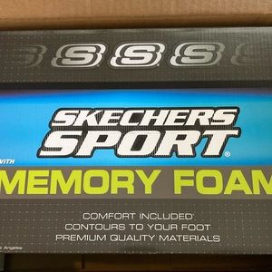 Men’s sneakers never worn.